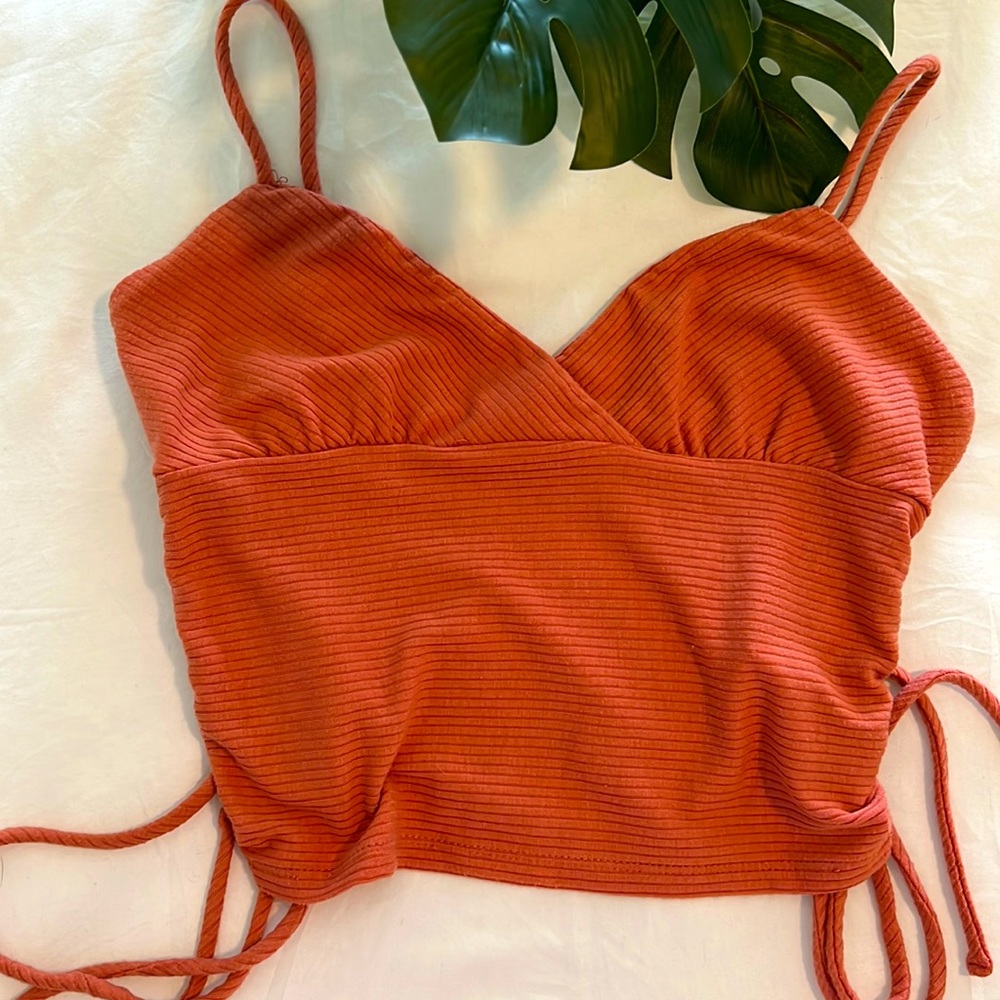 🍑  Adorable Adjustable Crop Top